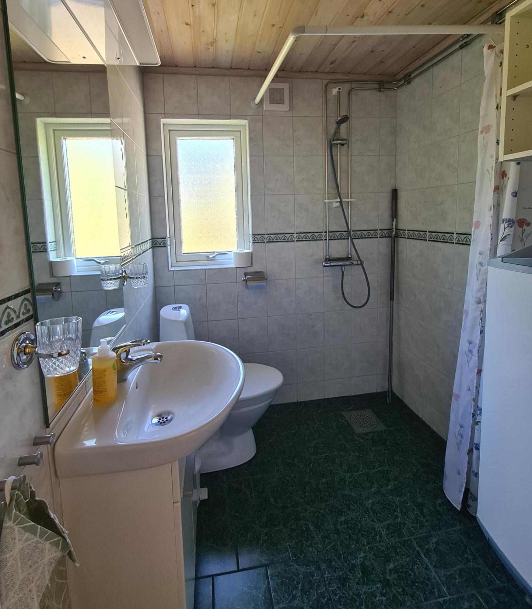 Gaerdsholmens Skaergardshemman "Boken" Villa Edsbruk Ngoại thất bức ảnh